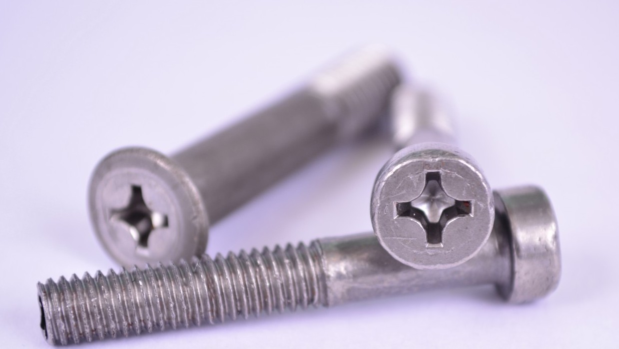 Parafusos de aço